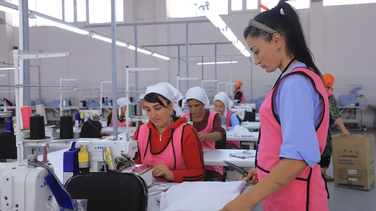 Qorakoʻl: “Parvoz Fayz Plus Baraka” - tuman sanoati rivojida yana bir qadam