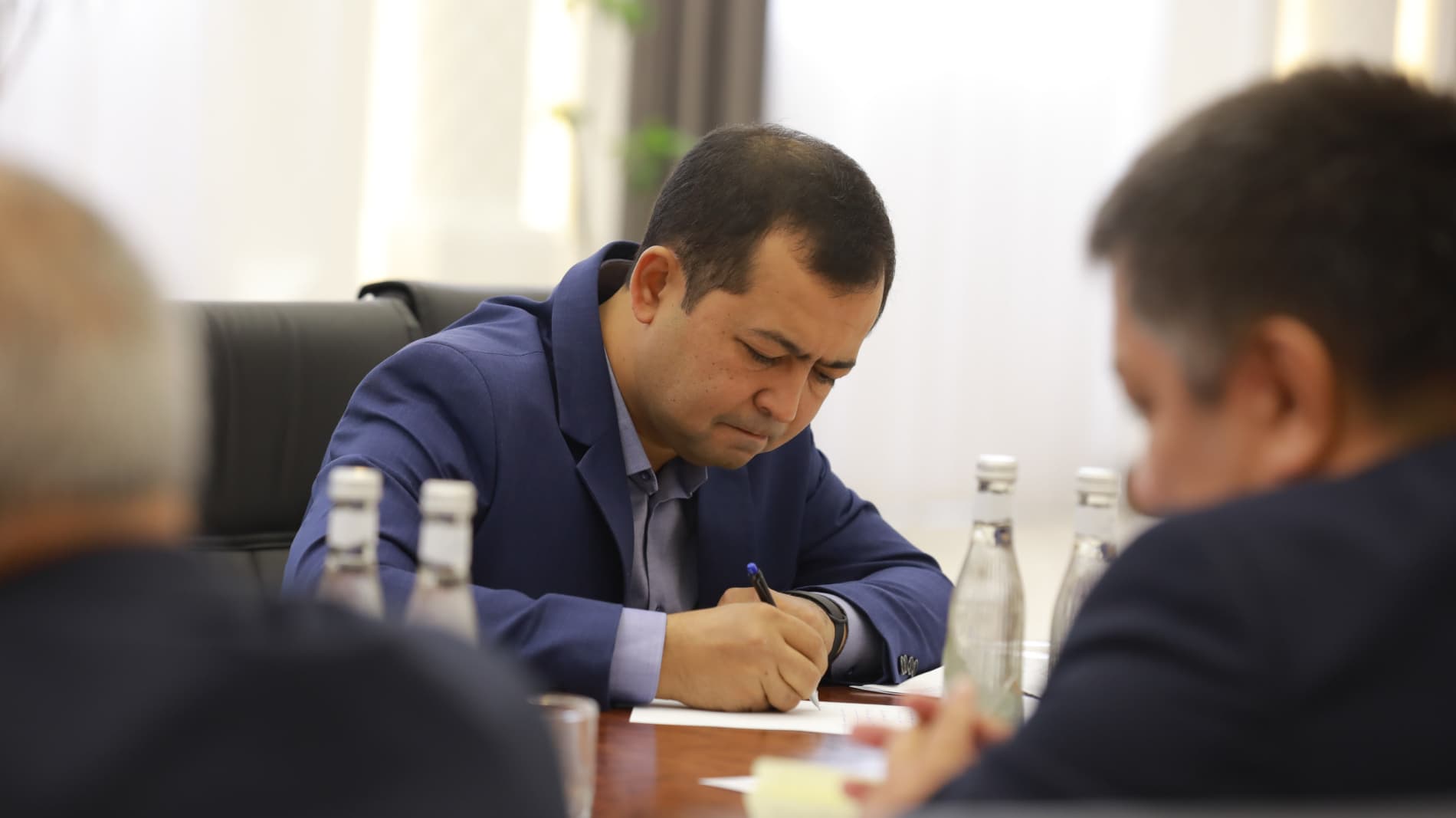 Botir Zaripov “Ibn Sino” jamoat fondi boshqaruvi raisi Nozimjon Mahmudovni qabul qildi