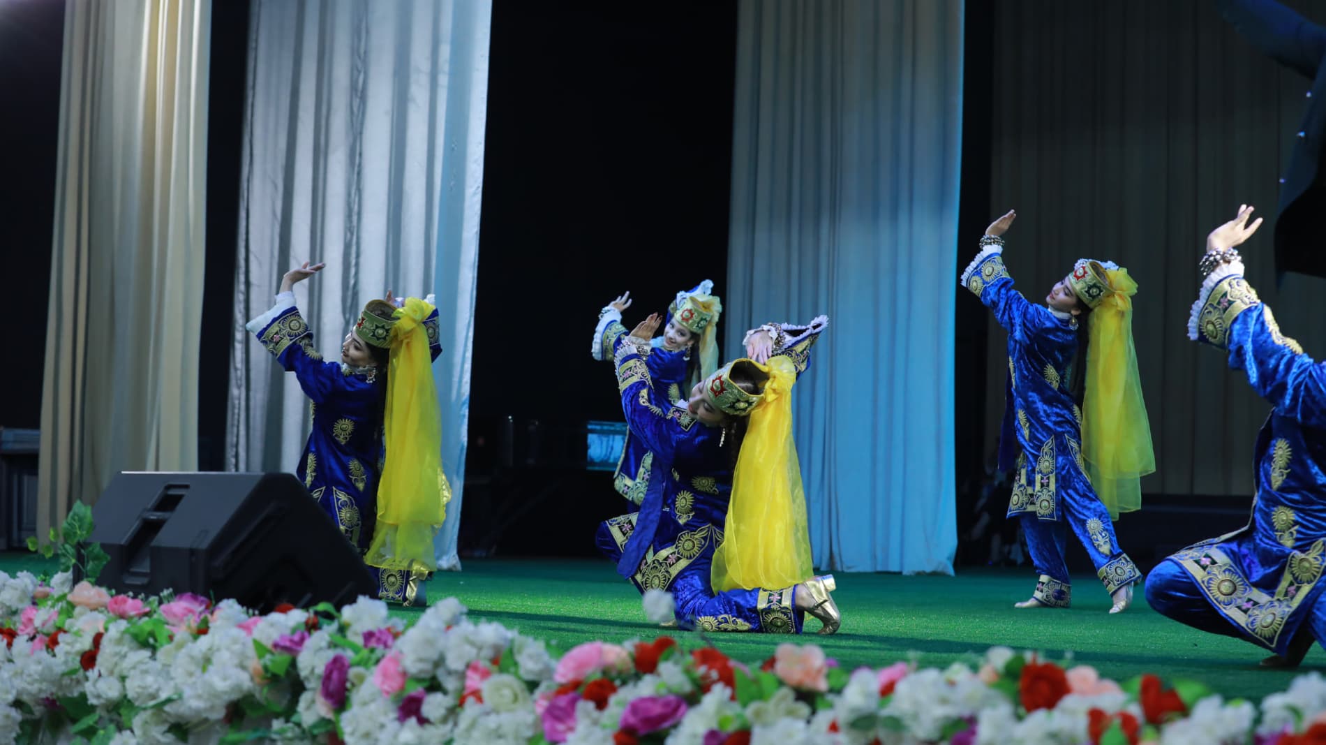 Oʻzbek tili bayrami Buxoroda ham keng tantana qilinmoqda