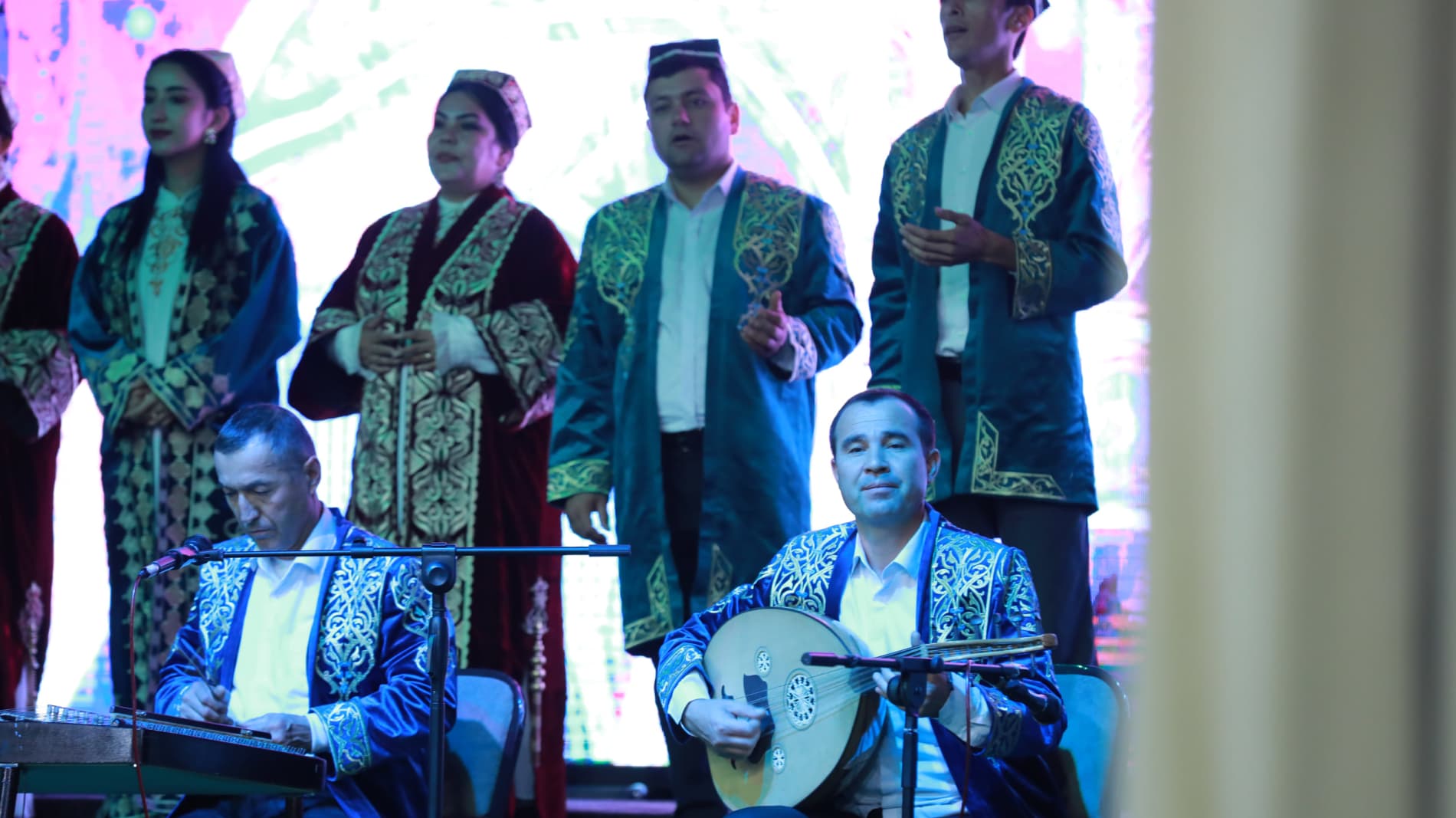 Oʻzbek tili bayrami Buxoroda ham keng tantana qilinmoqda