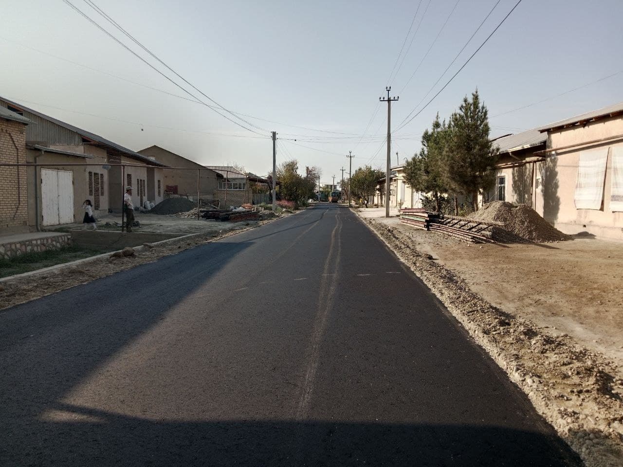 Бухоро шаҳри: Маҳмуд Таробий ва Шейхон маҳаллалари йўли таъмирланмоқда