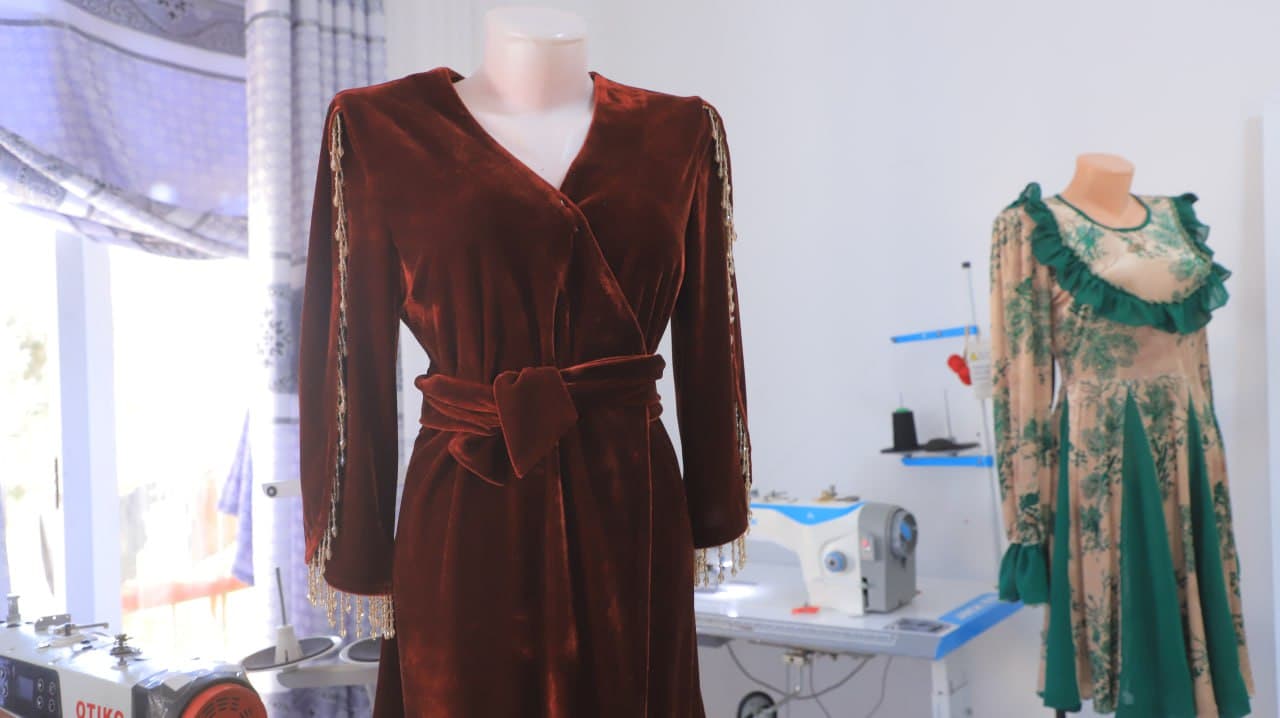 Qoʻrakoʻl tumani: Dilsora Joʻrayeva kichik korxonasini fabrikaga aylantirish orzusida