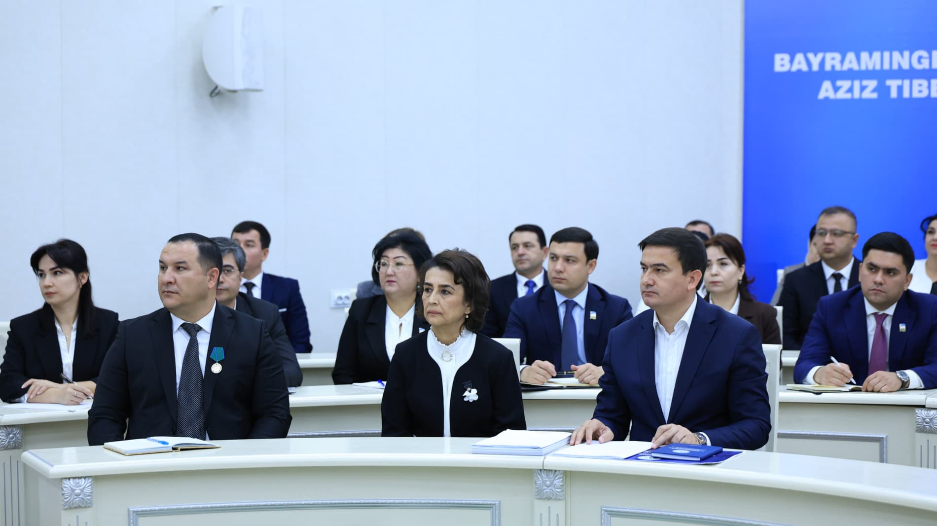 Бухоролик тиббиёт ходимларига давлат мукофотлари топширилди