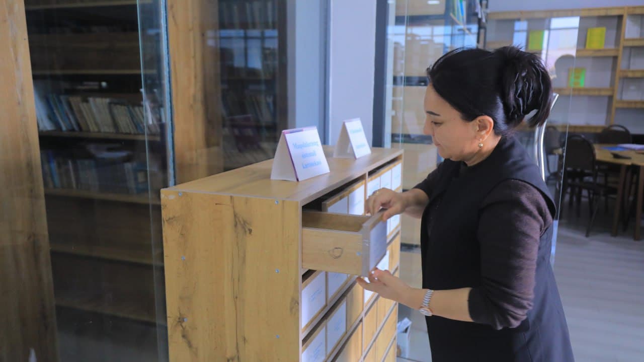 Olot: axborot texnologiyalari asrida tuman kutubxonasi ham raqamli imkoniyatlardan keng foydalanmoqda