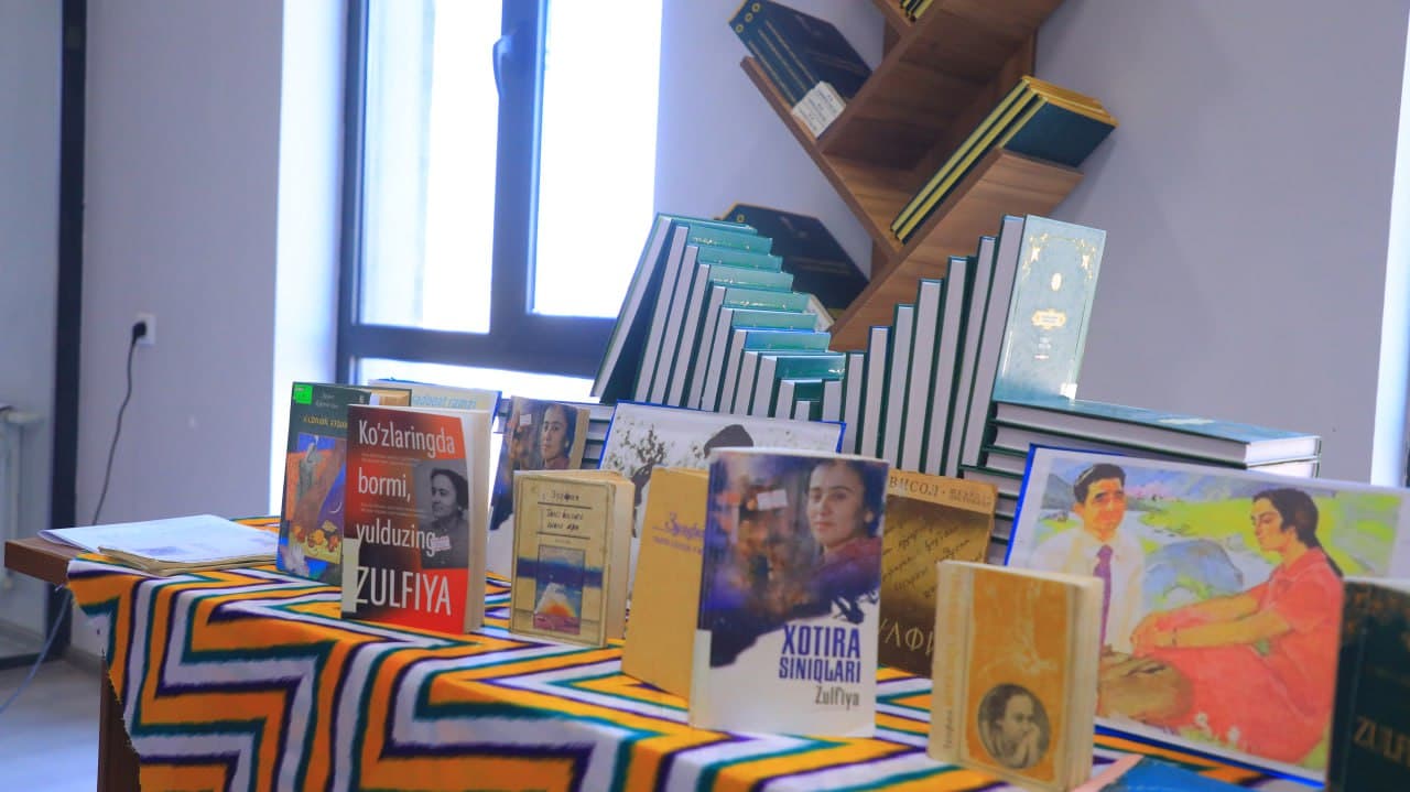 Olot: axborot texnologiyalari asrida tuman kutubxonasi ham raqamli imkoniyatlardan keng foydalanmoqda