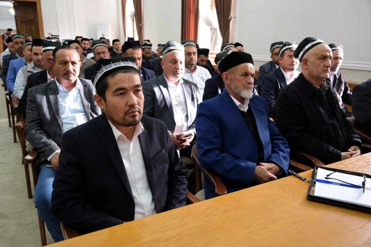 Бухороликлардан бир гуруҳи “Диний бағрикенглик” кўкрак нишони билан тақдирланди