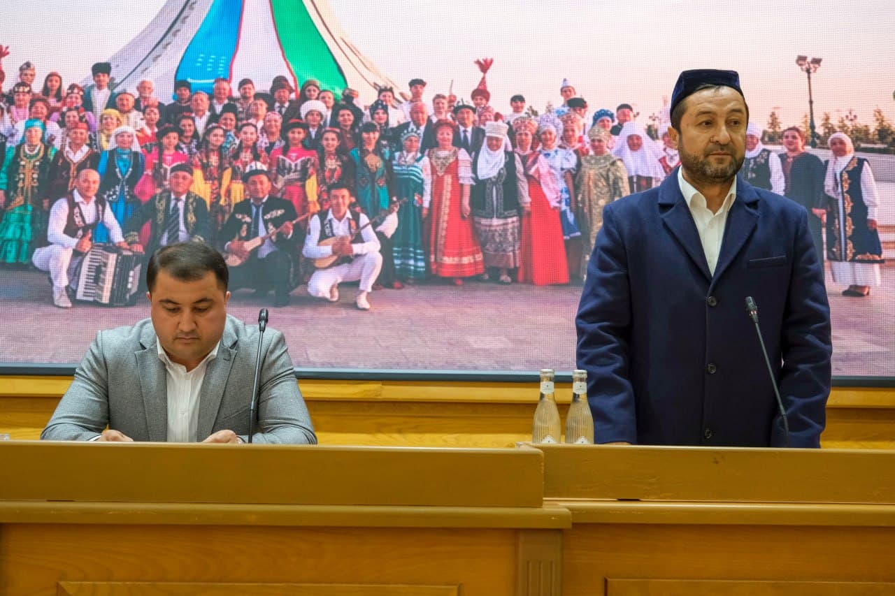 Бухороликлардан бир гуруҳи “Диний бағрикенглик” кўкрак нишони билан тақдирланди