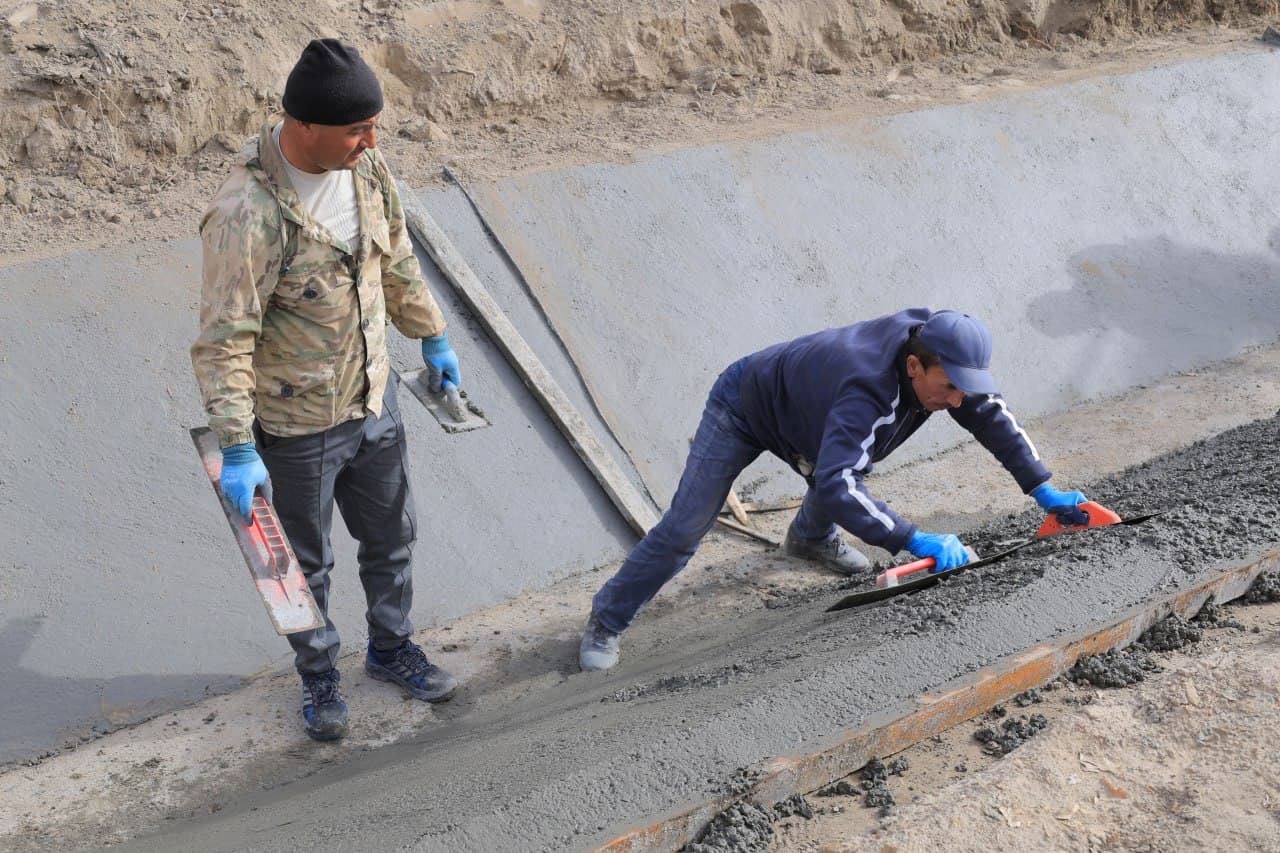 Kogon: Bahouddin Naqshband, Beklar va Kogon mahallalaridagi ariqlar oʻzani betonlashtirilmoqda