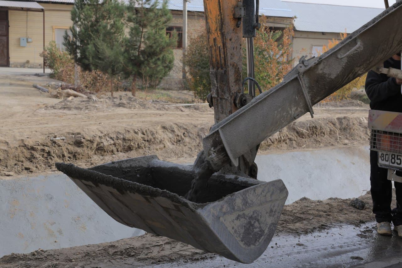 Kogon: Bahouddin Naqshband, Beklar va Kogon mahallalaridagi ariqlar oʻzani betonlashtirilmoqda