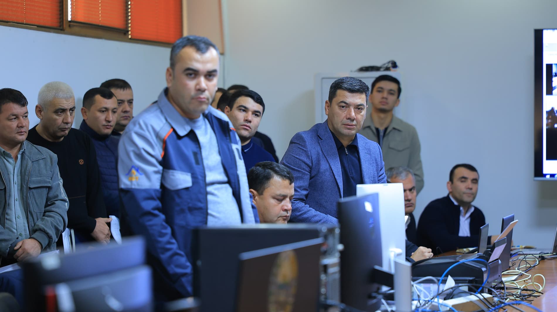 Botir Zaripov kuz-qish mavsumini betalofat o‘tkazish bo‘yicha viloyat Shtabida bo‘lib, joriy qilingan yangi platforma imkoniyatlari bilan tanishdi