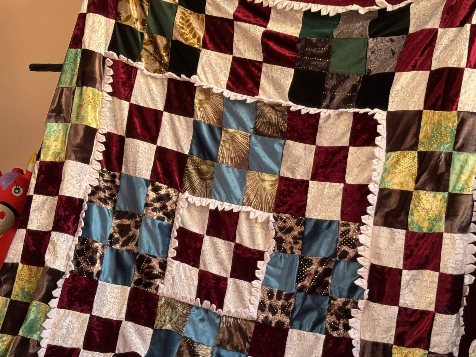 Shofirkon: talisafedlik Feruza Sodiqova quroqchilikdan yaxshigina moddiy manfaat topmoqda