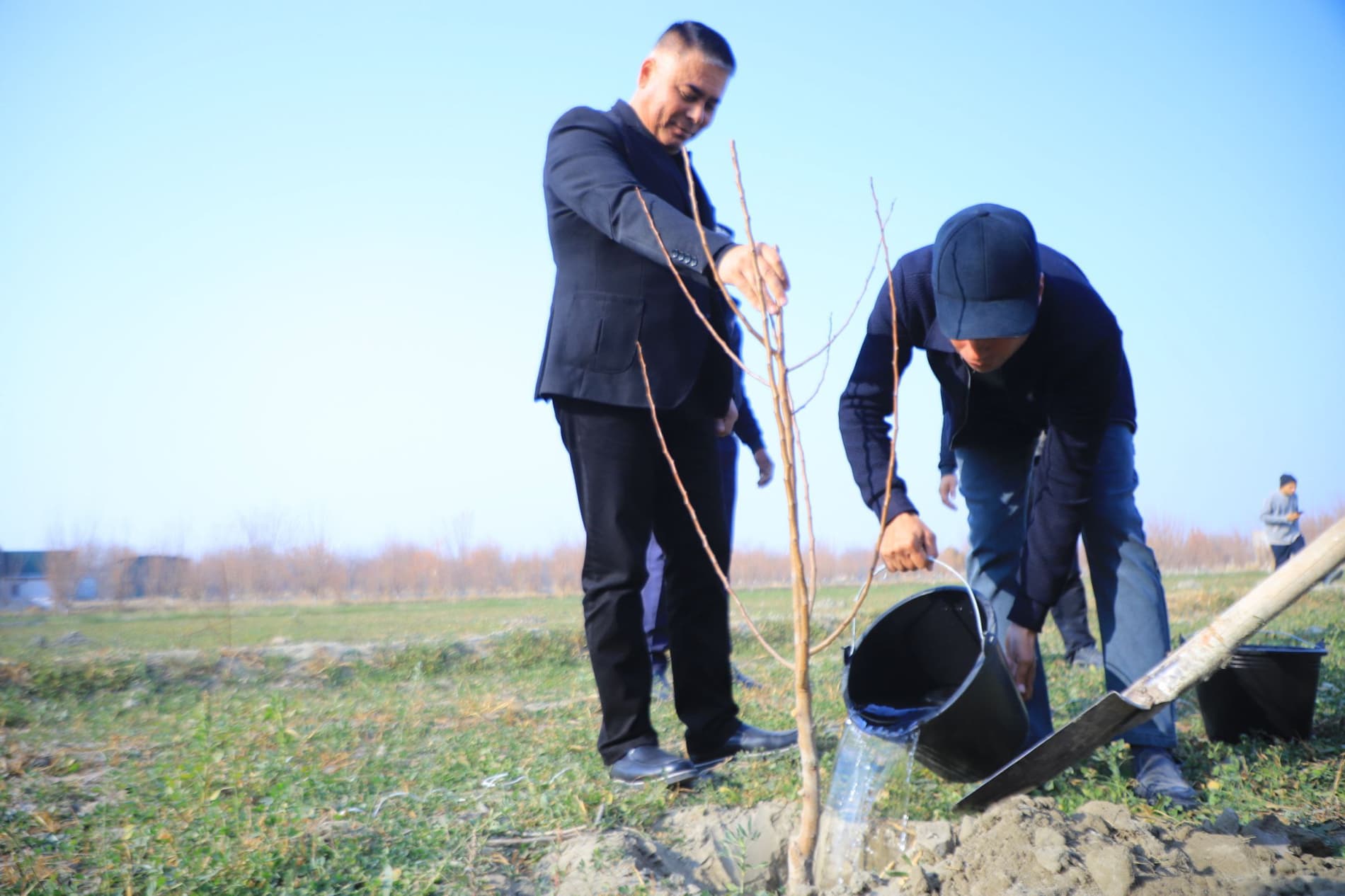 Vobkentda “Qishloq xoʻjaligi xodimlari bogʻi” barpo qilinmoqda