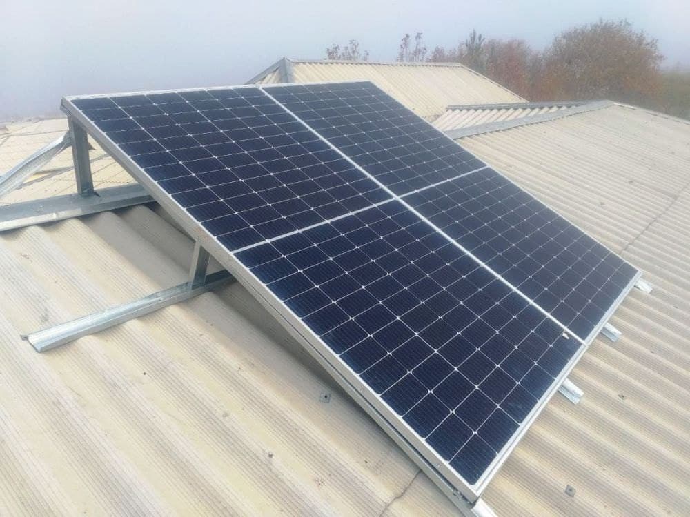 Vobkent: “Niyozxoʻja”da Alisher Roʻziyev xonadoni ham quyosh paneliga ega boʻldi