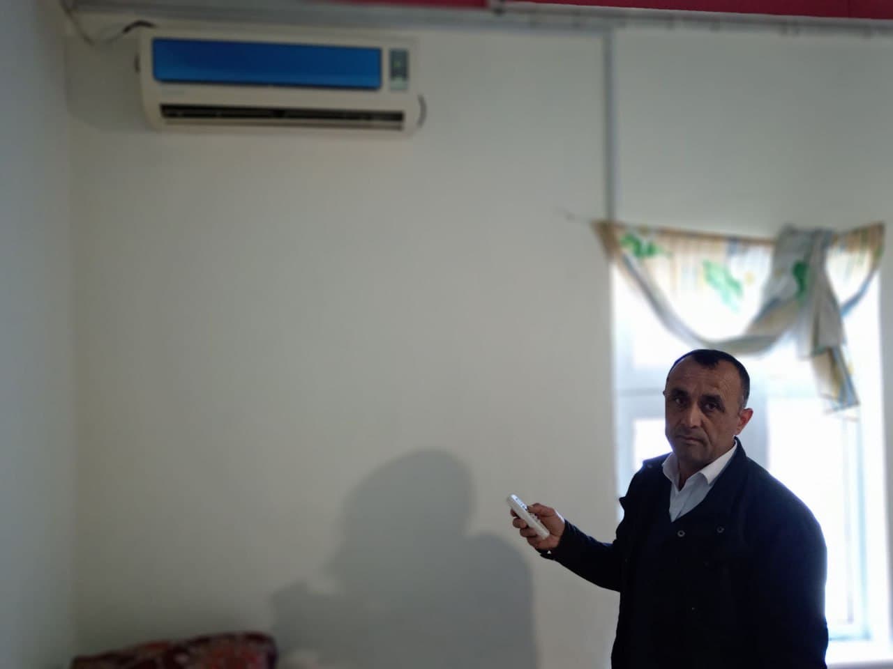 Vobkent: “Niyozxoʻja”da Alisher Roʻziyev xonadoni ham quyosh paneliga ega boʻldi