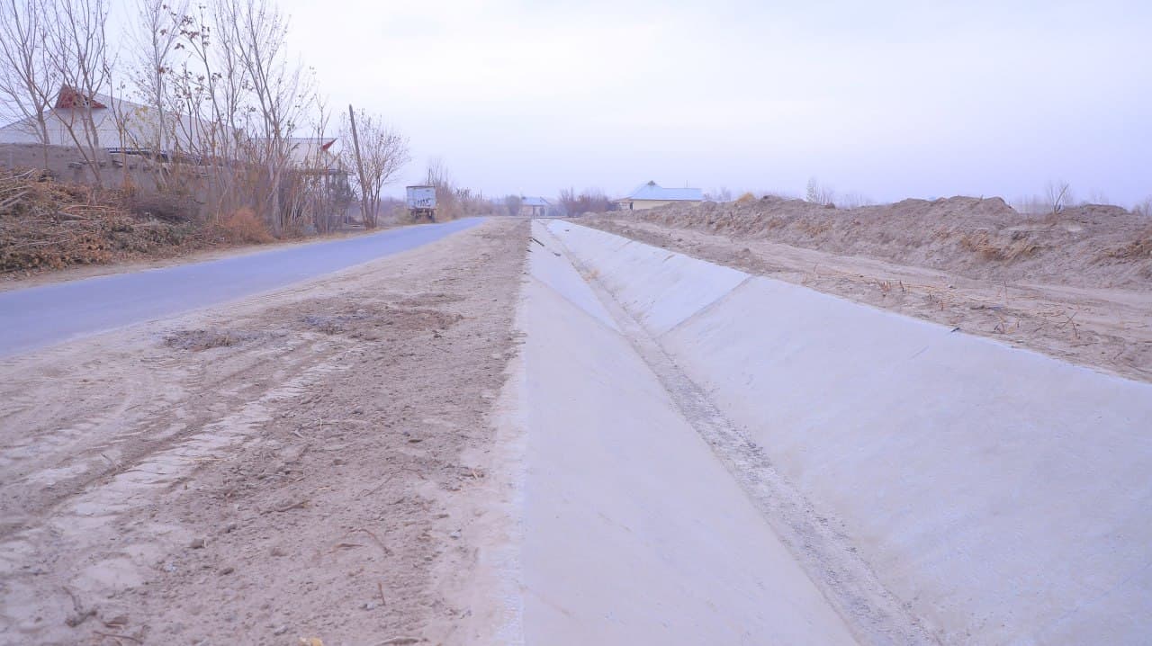 Qorakoʻl: "Ziyorat" kanalining 9 ming metr oʻzani betonlashtirilmoqda