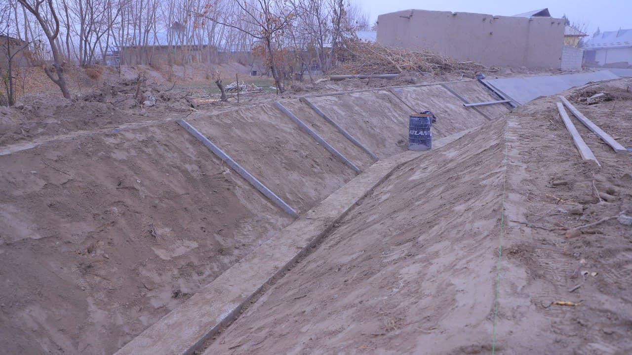 Qorakoʻl: "Ziyorat" kanalining 9 ming metr oʻzani betonlashtirilmoqda