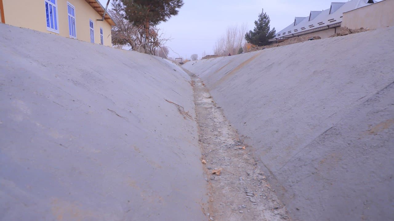 Qorakoʻl: "Ziyorat" kanalining 9 ming metr oʻzani betonlashtirilmoqda