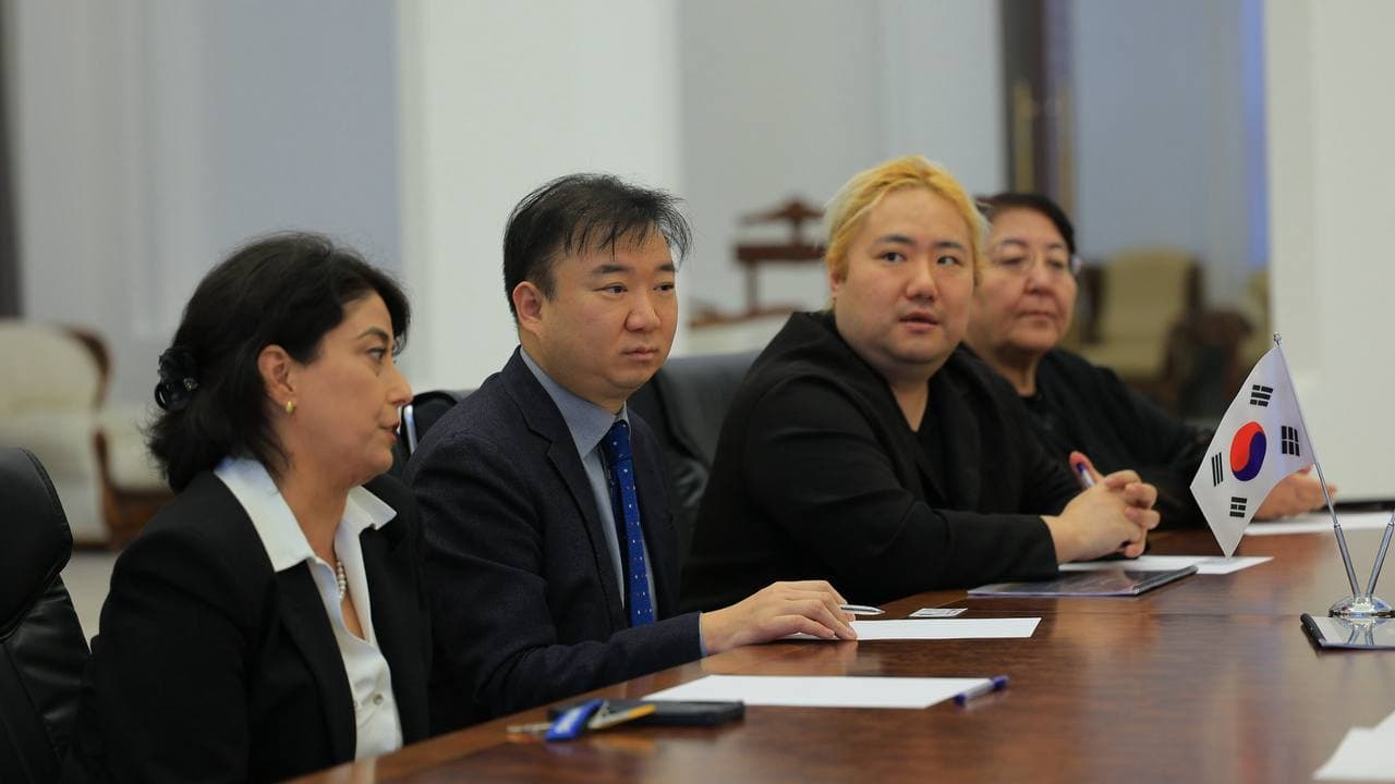 Buxorodagi maktablarda Janubiy Koreya bilan hamkorlikda sunʼiy intelekt va axborot-kommunikatsiya texnologiyalariga asoslangan yangi oʻquv modeli joriy etiladi