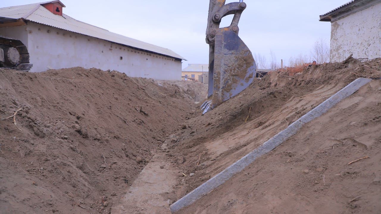 Qorakoʻl: "Ziyorat" kanalining 9 ming metr oʻzani betonlashtirilmoqda