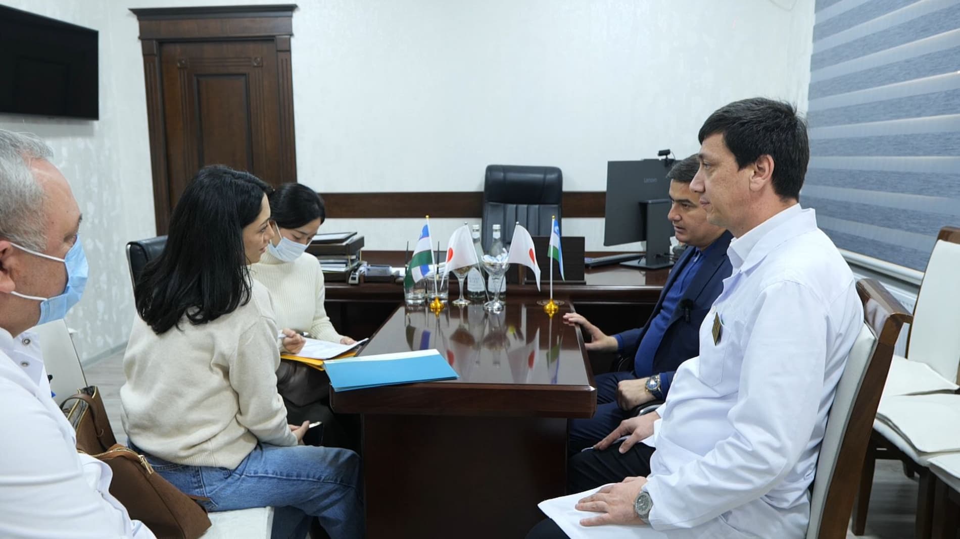 Япониянинг Ўзбекистондаги элчихонаcи ходими Мисаки Аихара бошчилигидаги делегация Бухорода