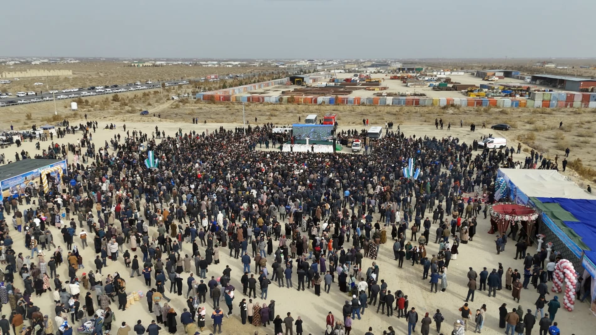 Қоракўлдаги "ҳосил байрами"да илғор теримчига "Дамас" берилди