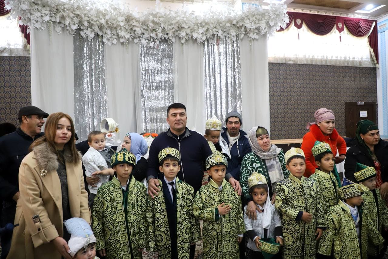 Buxoro tumanida 22 nafar bolajonning sunnat toʻyi nishonlandi