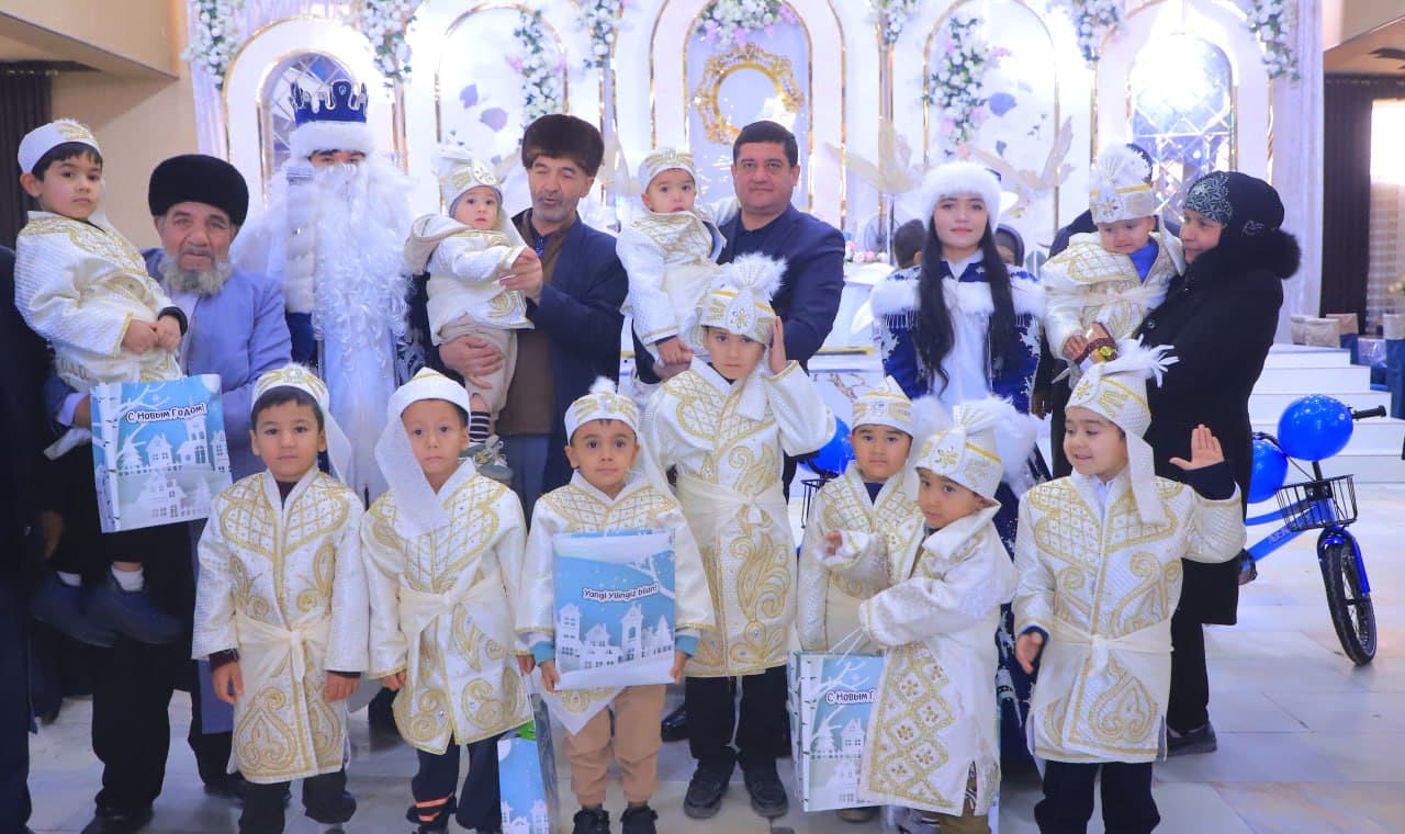 Қоракўлда 12 нафар болажоннинг суннат тўйи нишонланди