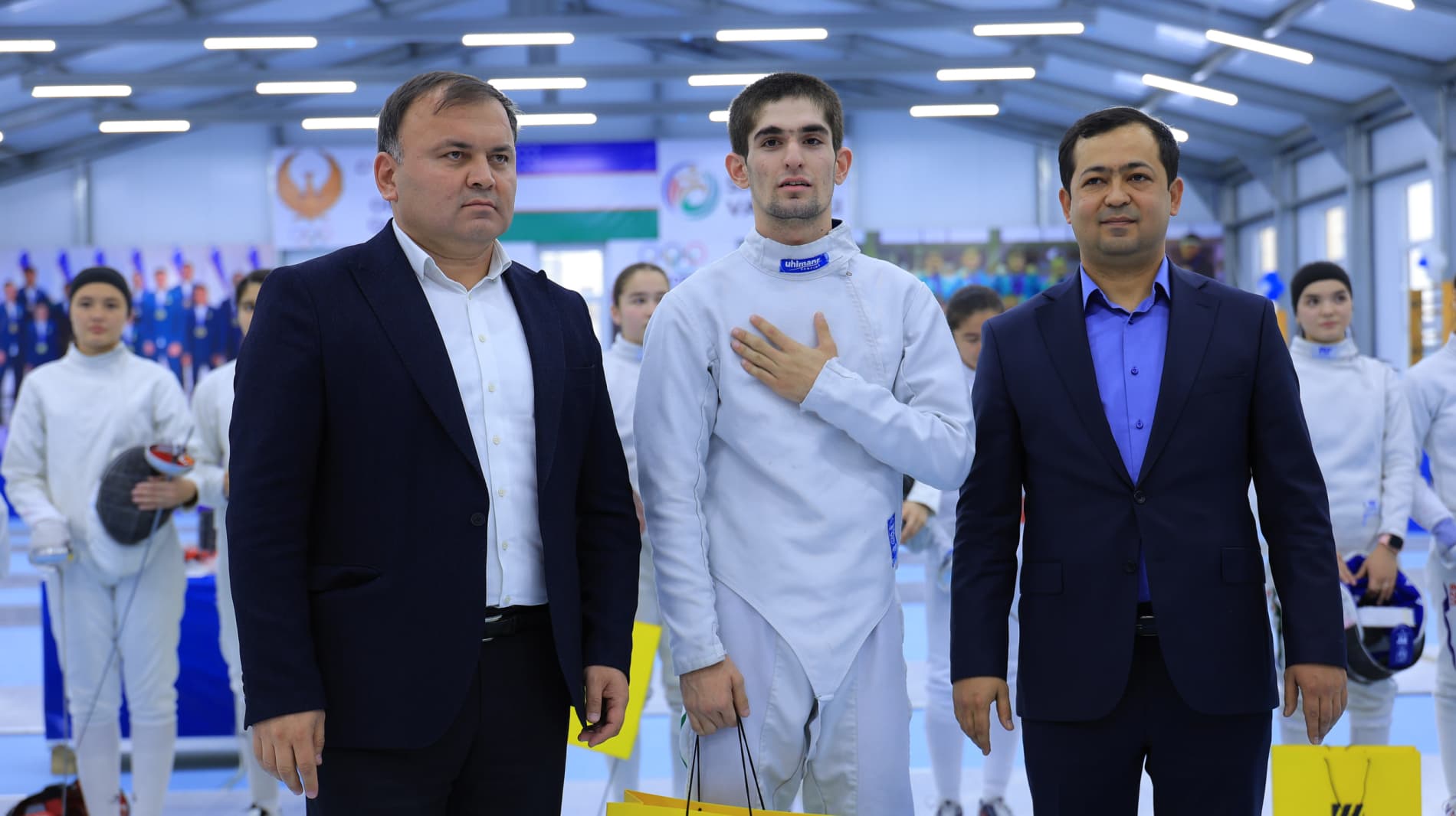 Bayram tuhfasi: Buxoroda mamlakatdagi toʻrtinchi zamonaviy qilichbozlik markazi ochildi