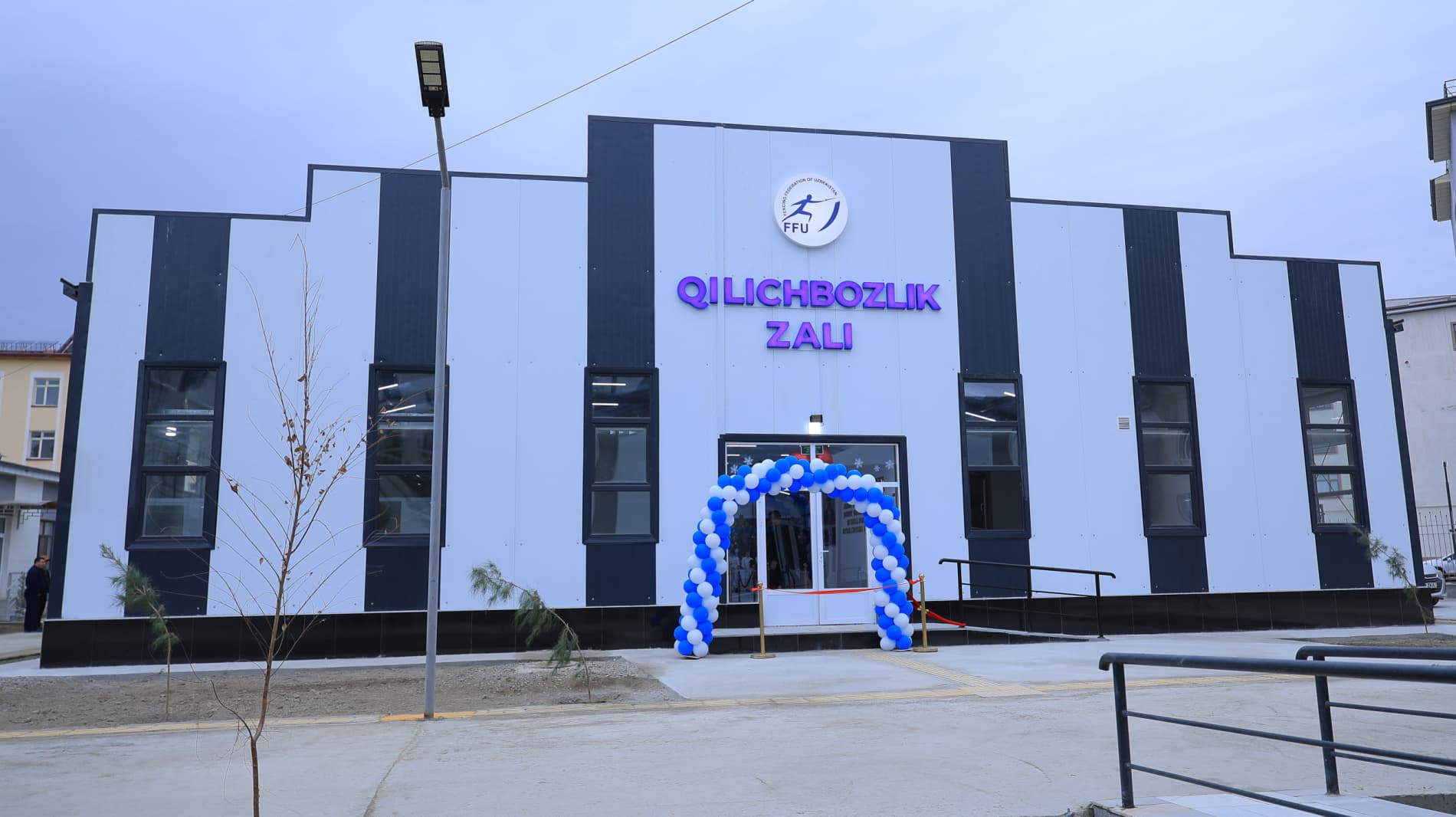 Bayram tuhfasi: Buxoroda mamlakatdagi toʻrtinchi zamonaviy qilichbozlik markazi ochildi