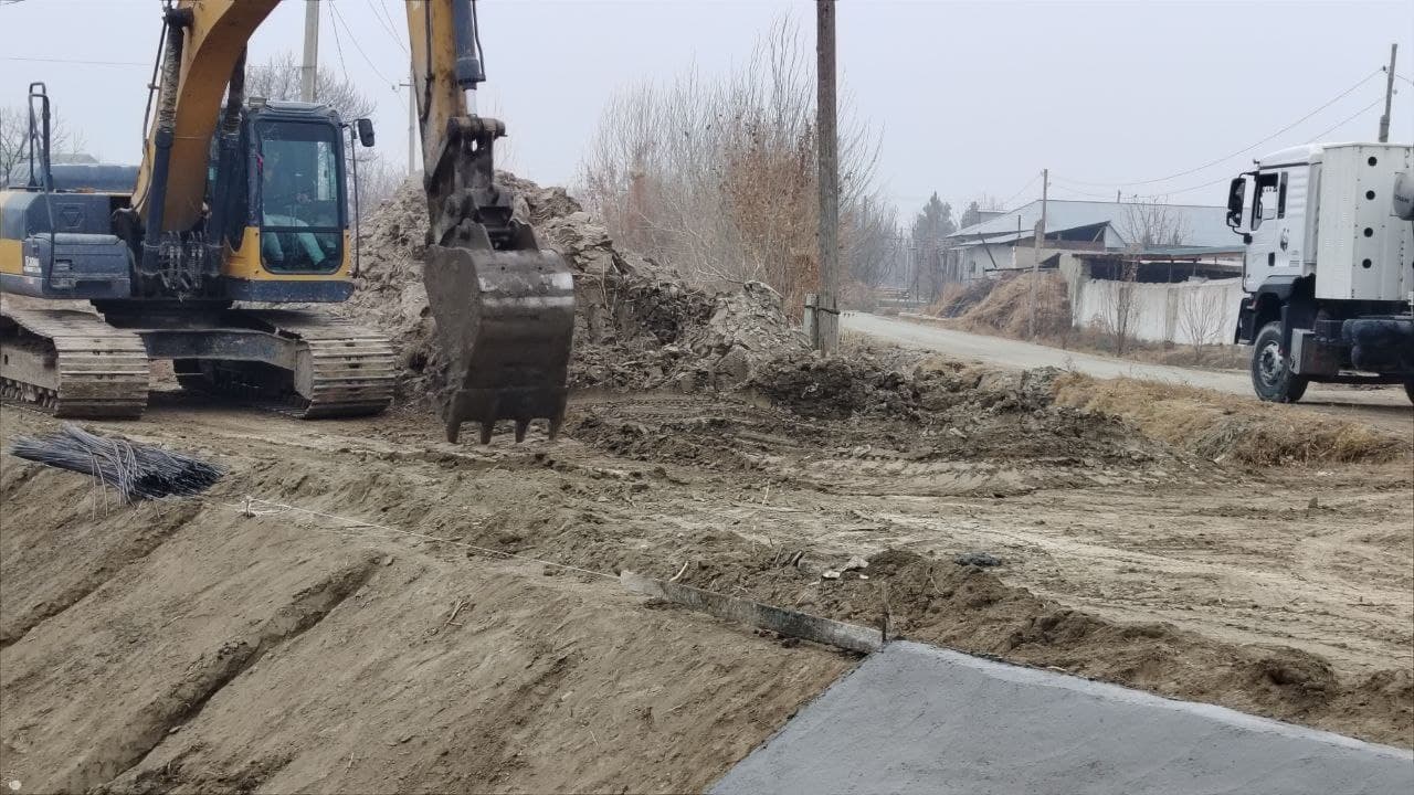 Romitan: “Xoʻjaubon” va “Hazorbogʻ” kanallari oʻzanining 17 km qismi rekonstruksiya qilinmoqda