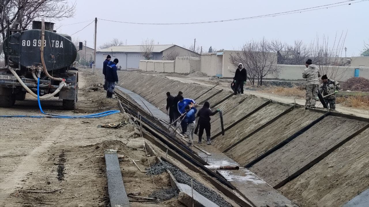 Romitan: “Xoʻjaubon” va “Hazorbogʻ” kanallari oʻzanining 17 km qismi rekonstruksiya qilinmoqda