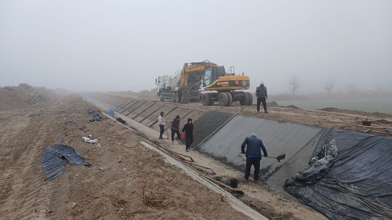 Romitan: “Xoʻjaubon” va “Hazorbogʻ” kanallari oʻzanining 17 km qismi rekonstruksiya qilinmoqda