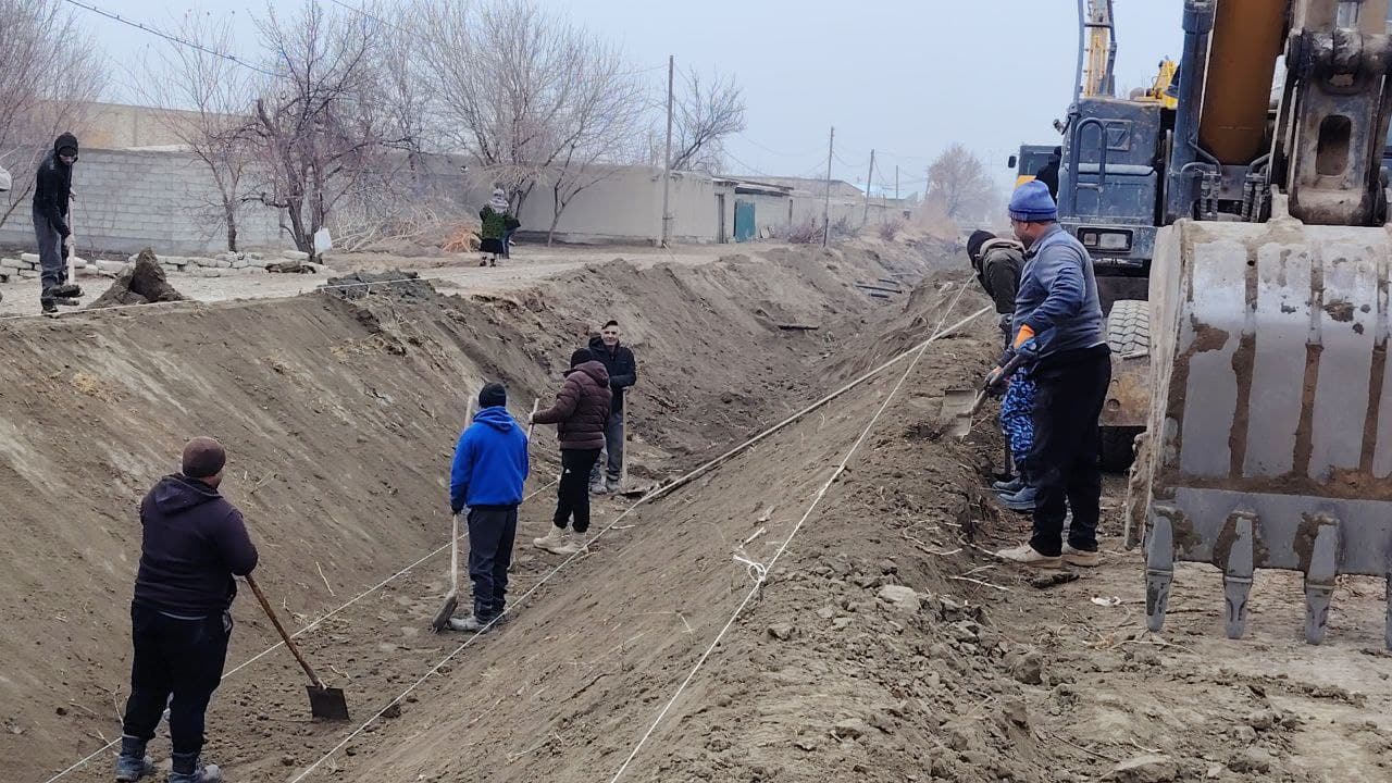 Romitan: “Xoʻjaubon” va “Hazorbogʻ” kanallari oʻzanining 17 km qismi rekonstruksiya qilinmoqda