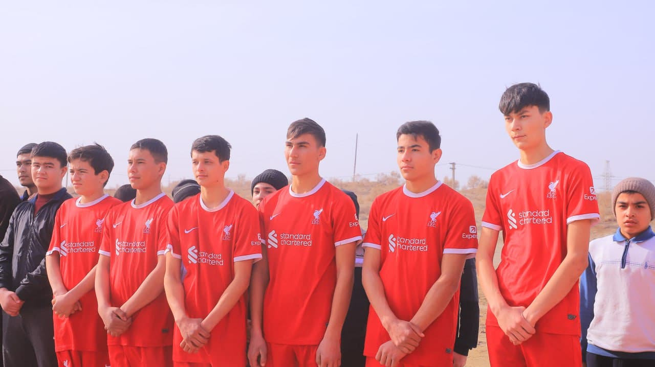 Qorakoʻl: yosh sportsevarlar uchun mini futbol maydoni foydalanishga topshirildi