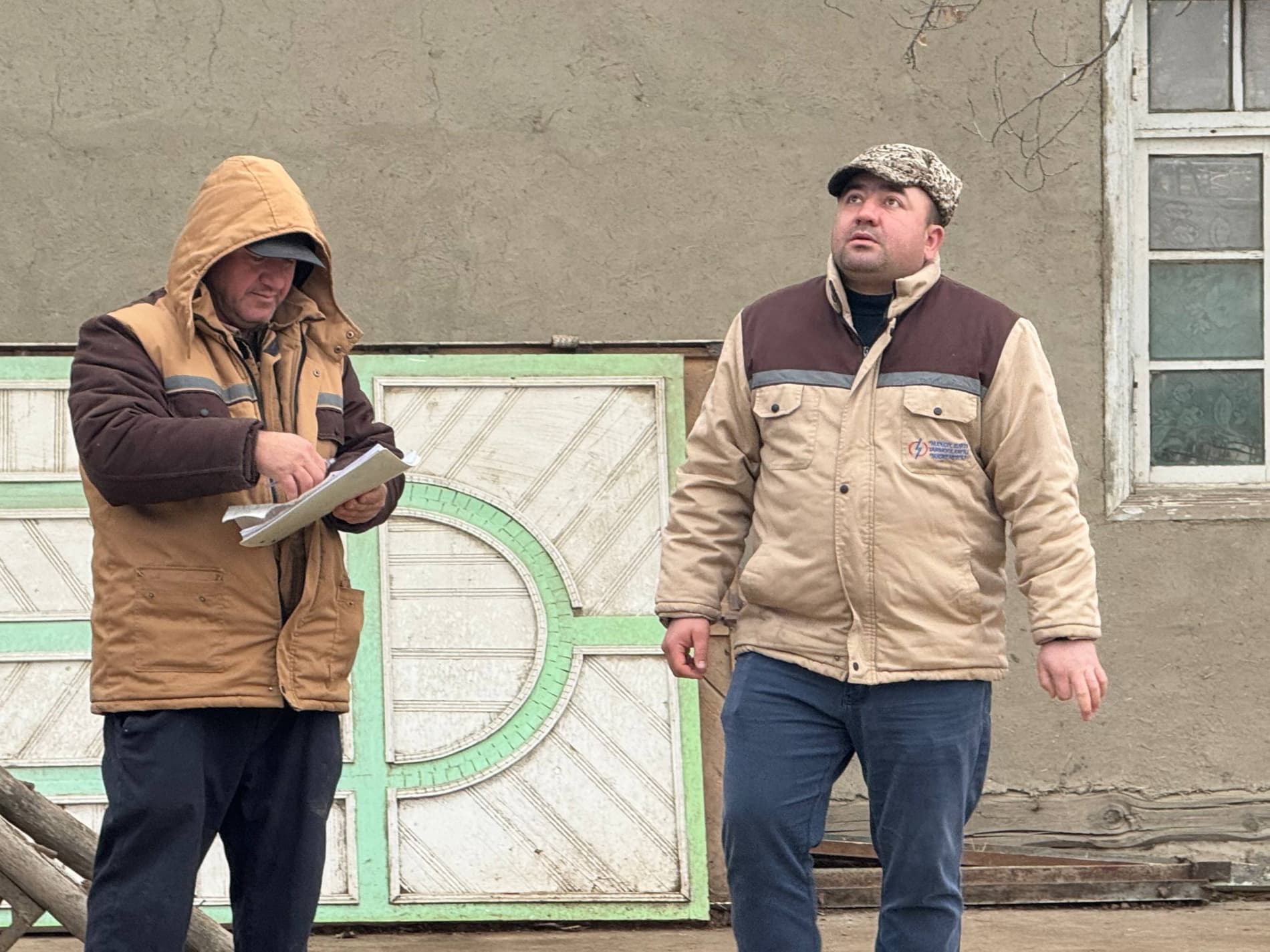 Shofirkon: “Joʻshura” va boshqa mahallalarda elektr energiyasi tarmogʻi modernizatsiya qilinmoqda