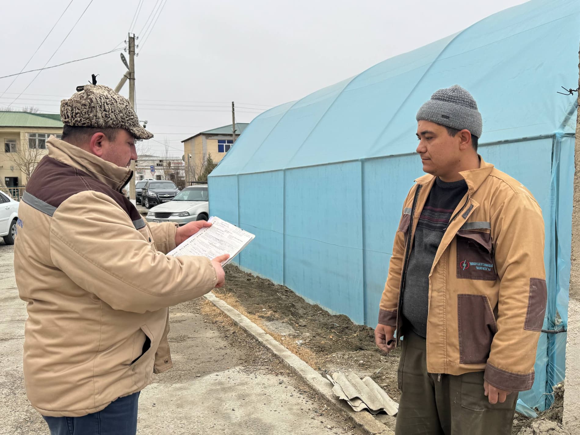 Shofirkon: “Joʻshura” va boshqa mahallalarda elektr energiyasi tarmogʻi modernizatsiya qilinmoqda