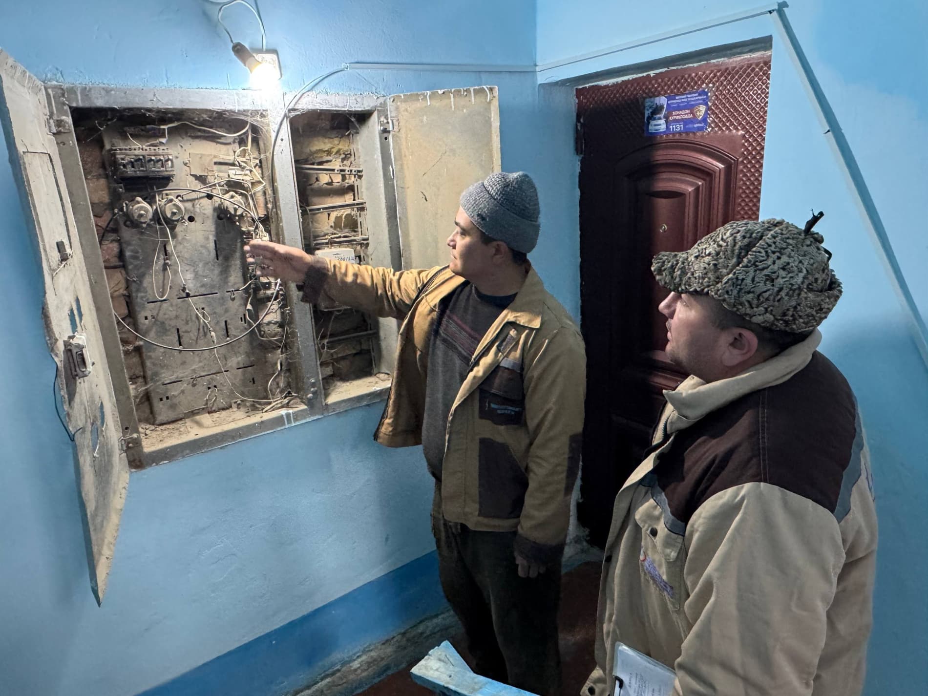 Shofirkon: “Joʻshura” va boshqa mahallalarda elektr energiyasi tarmogʻi modernizatsiya qilinmoqda