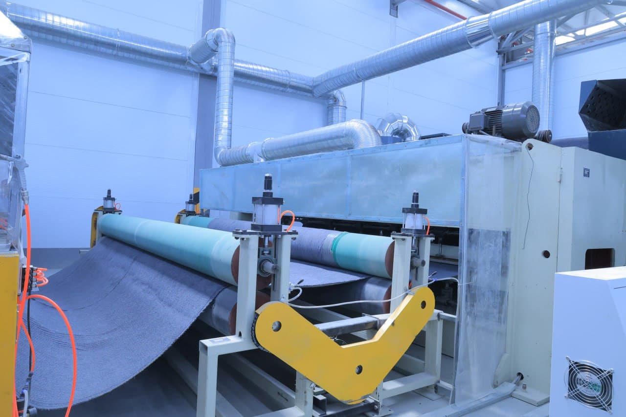 Kogon tumani: xitoylik mutaxassislar koʻmagida “AQUATON” yorligʻi ostida gidroizolyatsiya polietileni tayyorlanmoqda