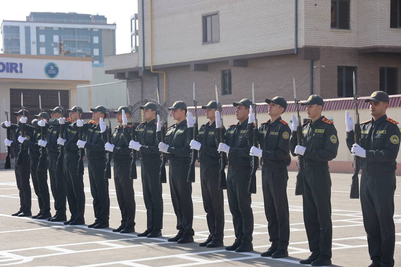 Botir Zaripov harbiy ta'lim fakulteti yoshlari bilan uchrashdi
