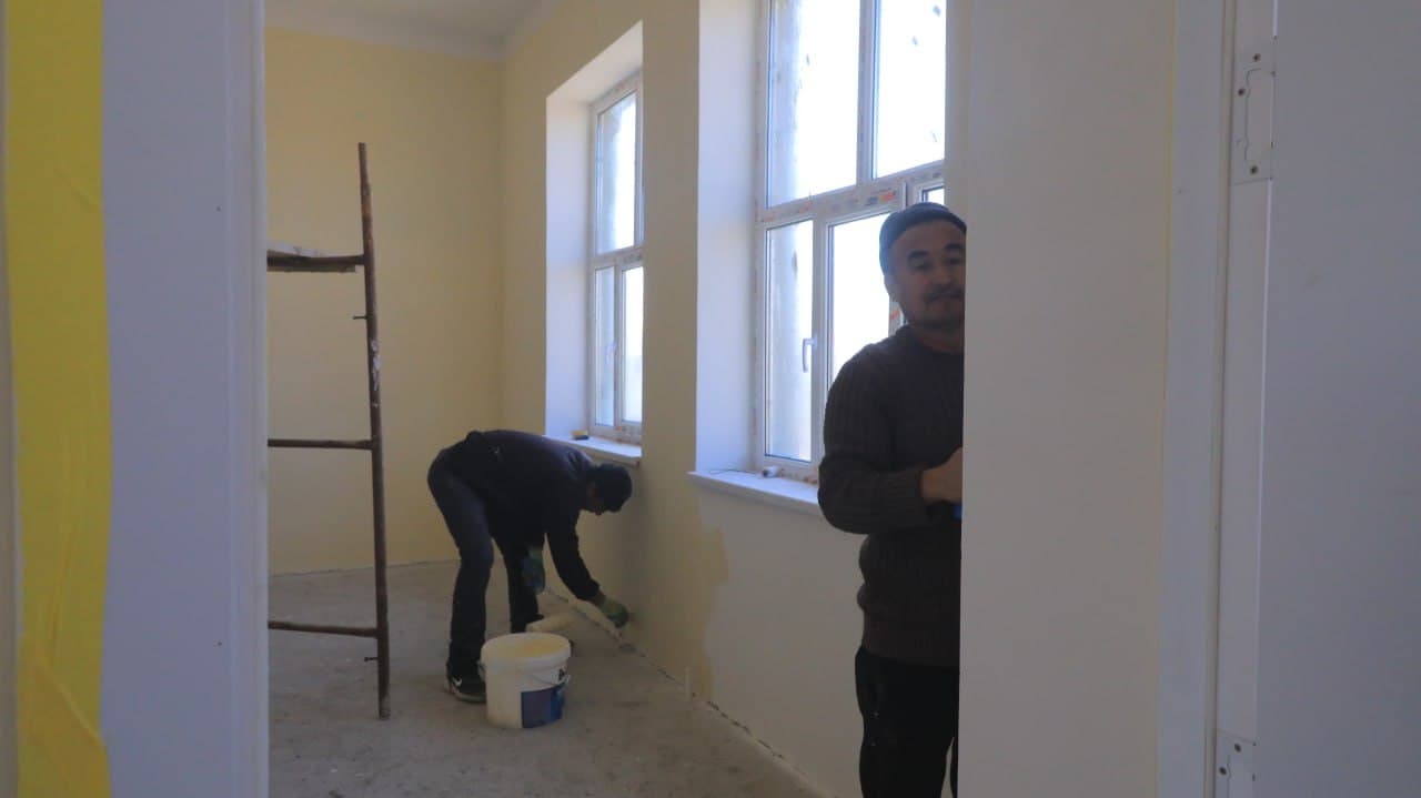 Olot: “Muxtor” mahallasida zamonaviy kutubxona qad rostlamoqda