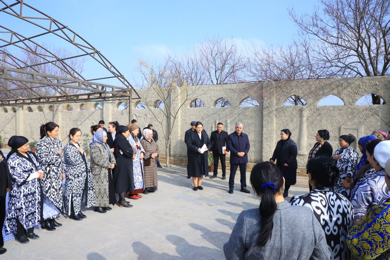 Бош вазир ўринбосари – Оила ва хотин-қизлар қўмитаси раиси Зулайҳо Маҳкамова Шофиркон ва Вобкент туманларида бўлди