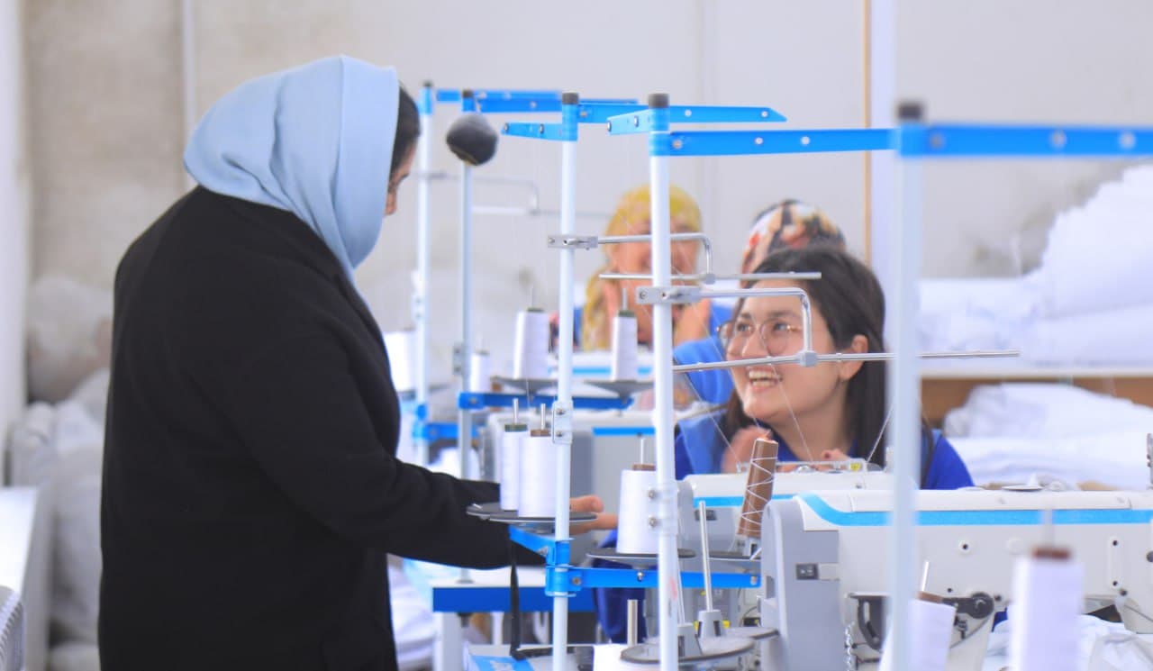 Olot: “Mirza bobo Norov” MCHJda 30 nafardan ortiq xotin-qizlar bandligi ta’minlangan