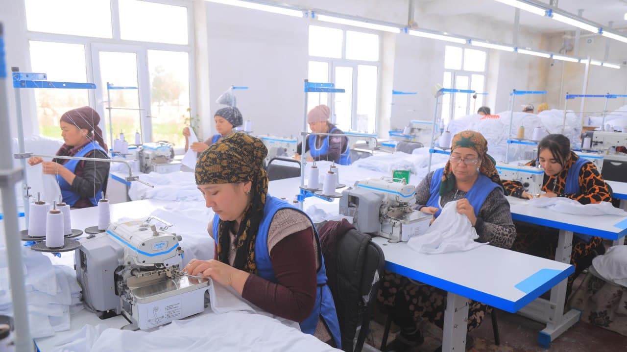 Olot: “Mirza bobo Norov” MCHJda 30 nafardan ortiq xotin-qizlar bandligi ta’minlangan