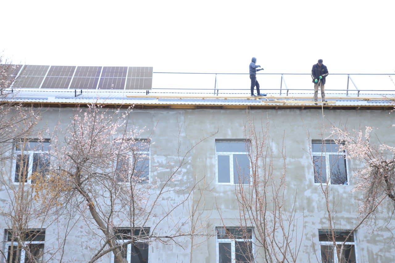 Vobkent: Hajuvon, Soʻfidehqon, Koʻlxatib va boshqa mahallalardagi maktab va bogʻchalarda qurilish-taʼmirlash ishlari avjida