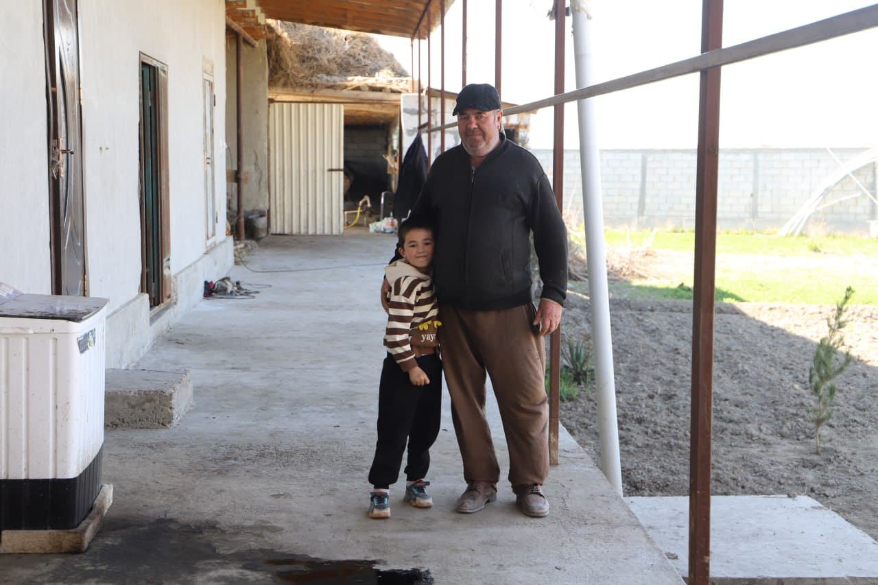 Жондор: Аброр Асадов уй хўжалигида ҳам наслдор қорамоллар боқилмоқда