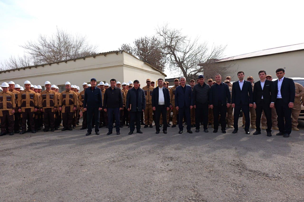 Buxoro hududiy elektr tarmoqlari korxonasiga yangi elektromobillar topshirildi