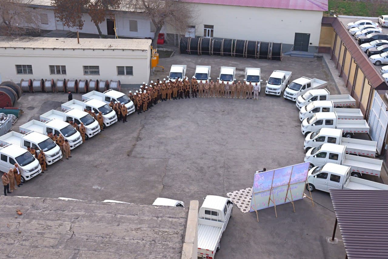 Buxoro hududiy elektr tarmoqlari korxonasiga yangi elektromobillar topshirildi