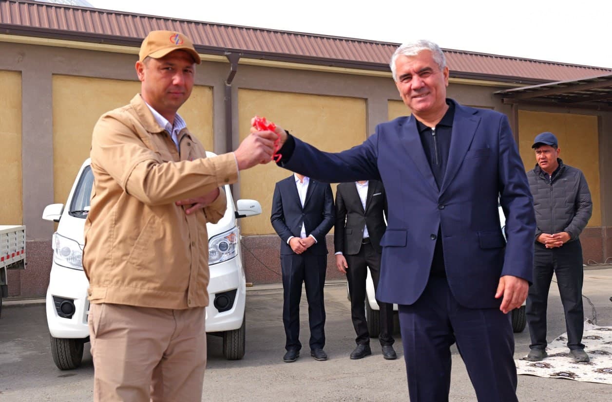 Buxoro hududiy elektr tarmoqlari korxonasiga yangi elektromobillar topshirildi