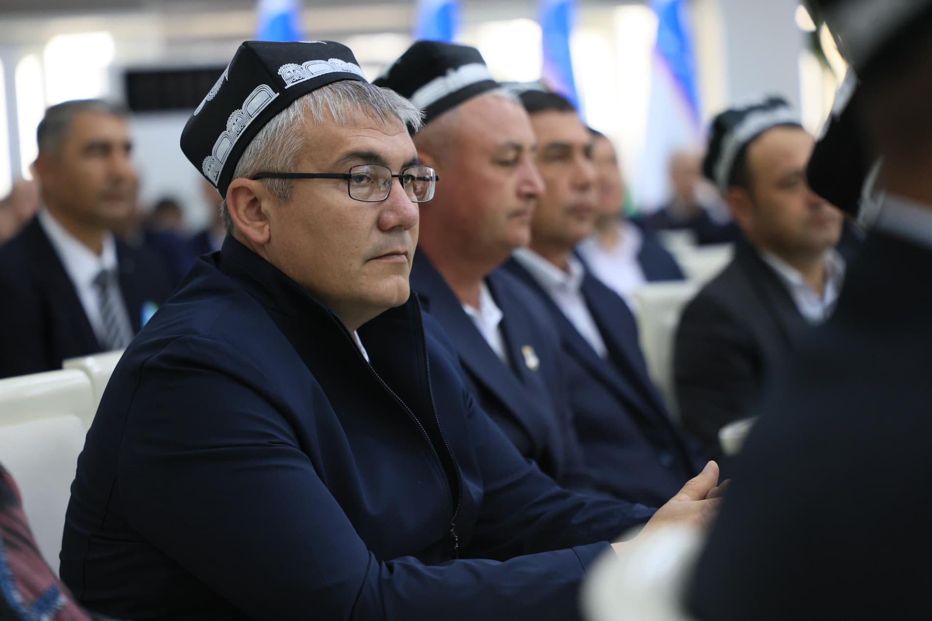 Buxorolik fidoyi mahalla tizimi xodimlariga davlat mukofotlari va ko‘krak nishonlari topshirildi