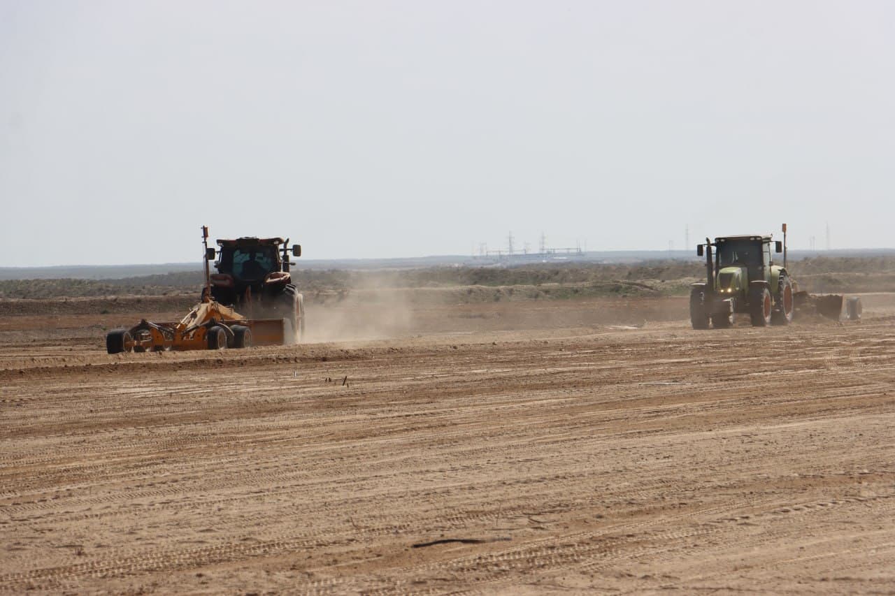 Qorovulbozor: “Ark eko klaster tekstil” MCHJ yangi yer va ariqlar ochish, ekish ishlarini boshlash harakatida